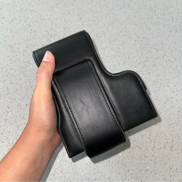 megagear leather camera case - Picture 8 of 10